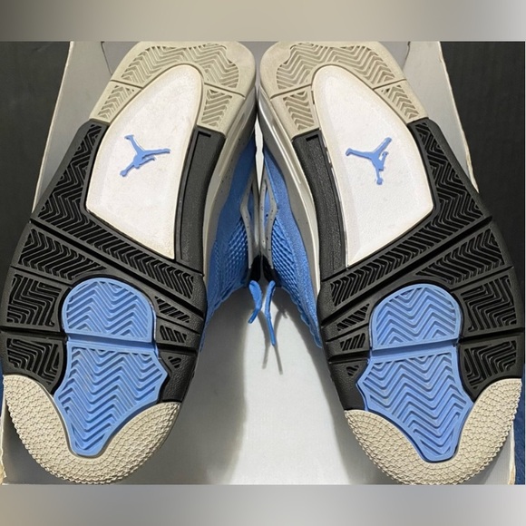 Jordan 4s - Picture 6 of 6
